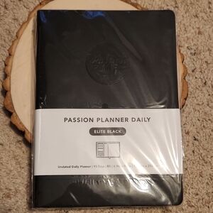 Passion Planner Elite Black Undated Daily Planner NEW
